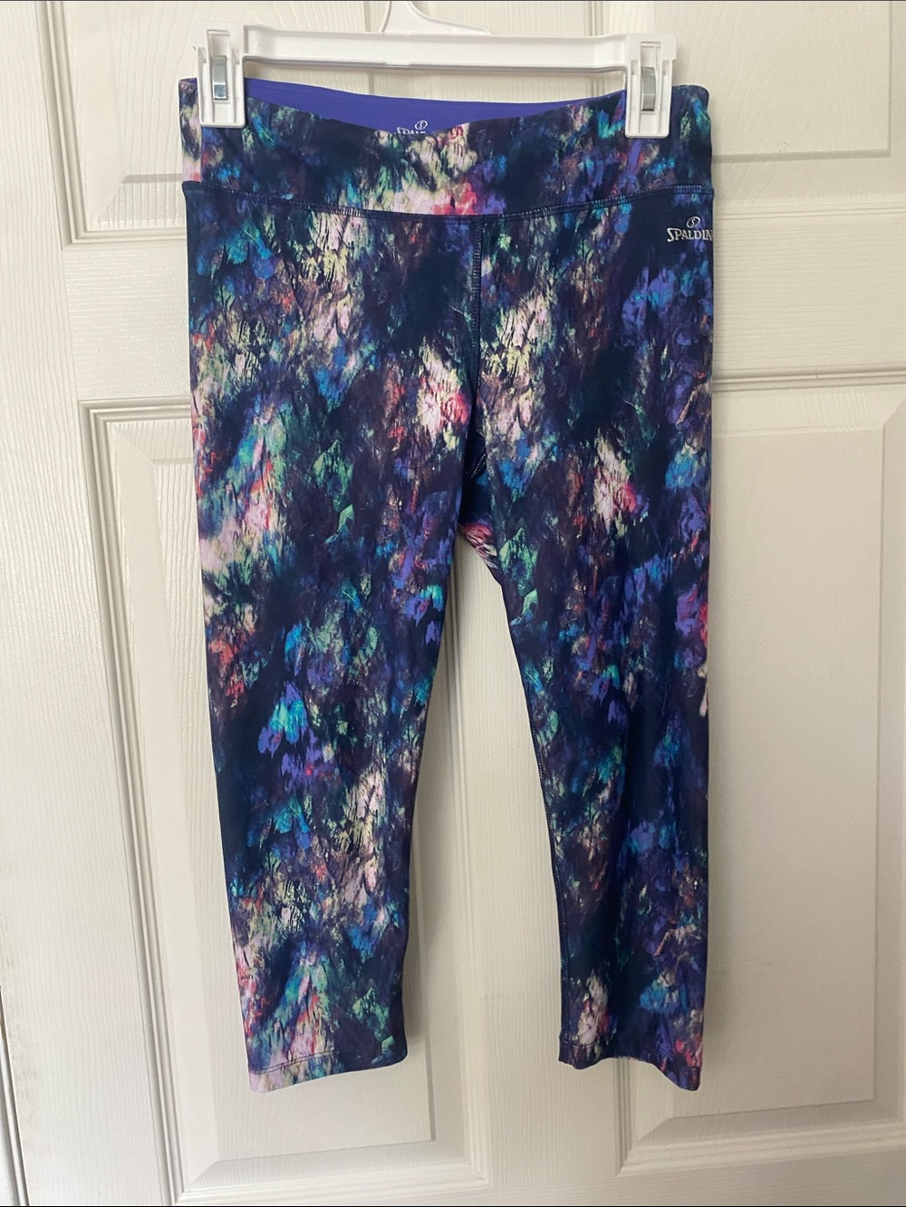 Spalding Girls Navy Multicolor Abstract Capri Leggings
